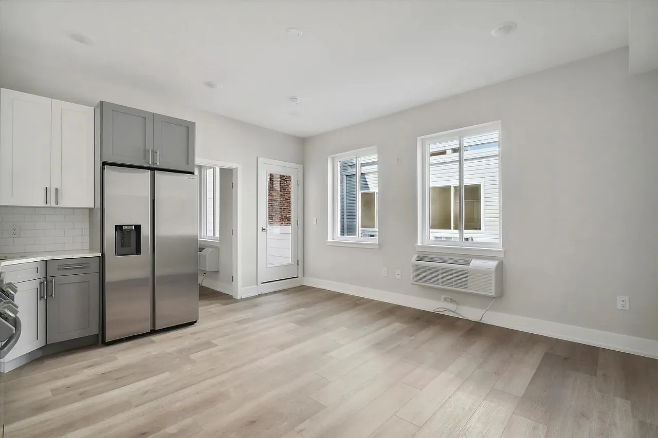2 bed, $1,700 — Photo 3