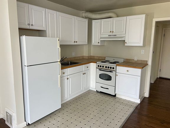 3rd image of 2847 Fillmore St APT 3