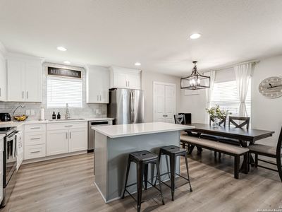 8978 Oakwood Park, San Antonio, TX, 78254