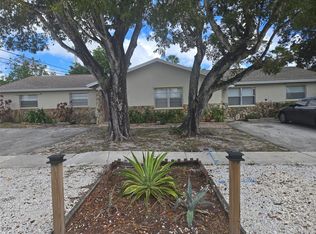 296 Alemeda Drive, Palm Springs, FL 33461