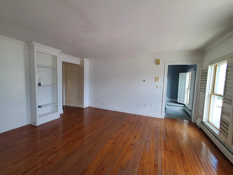 537 Islington St #2 — Photo 4