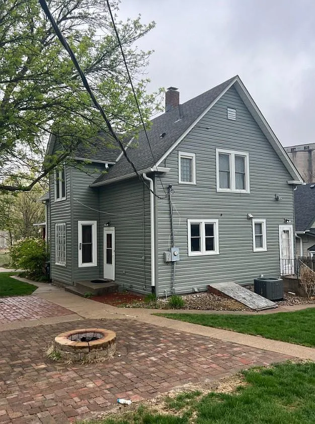 5 bed, 1944 sqft, $2,500 — Photo 3