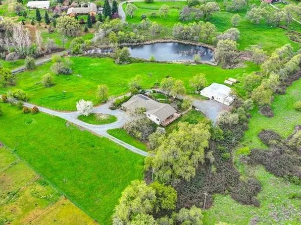 9465 Shanley Ln, Auburn, CA 95603