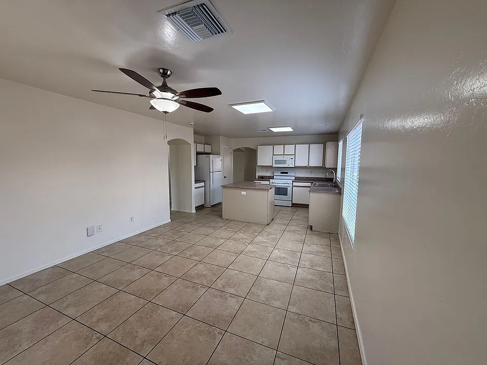 12001 W Scotts Dr