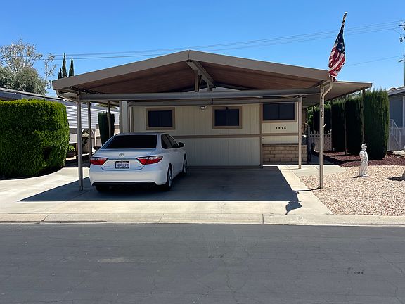 2nd image of 1274 Bishop Dr