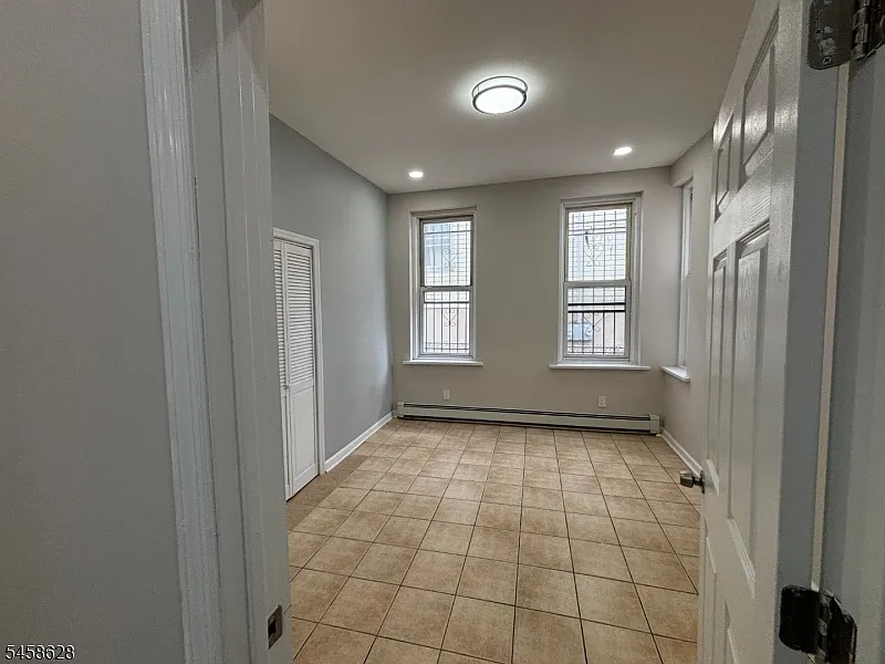 2 bed, 1.0 bath, $2,000 — Photo 3