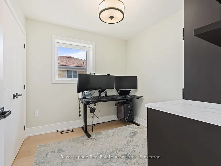 37 Windsor Rd — Photo 14