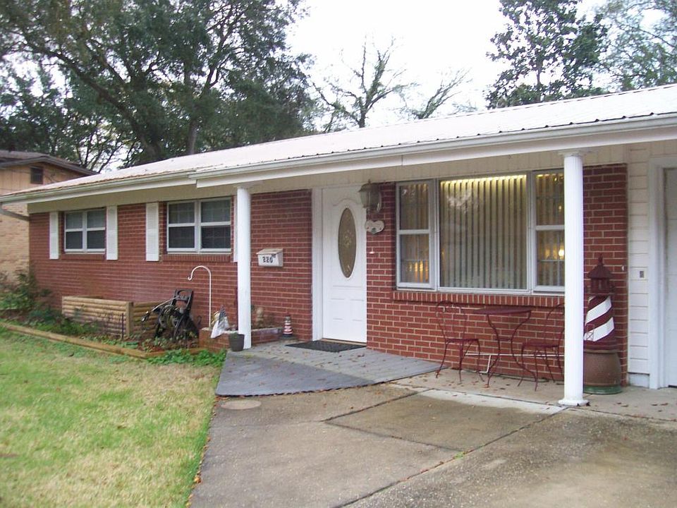 1st image of 220 Sotir St NW
