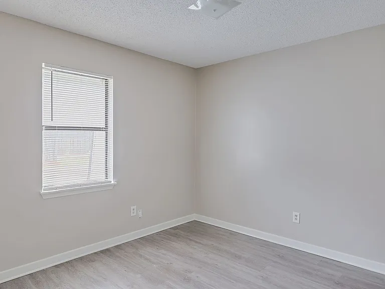 2932 Highway 468 — Photo 11