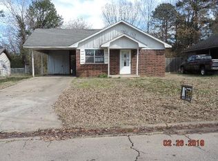 201 S 29th St, Ozark, AR 72949