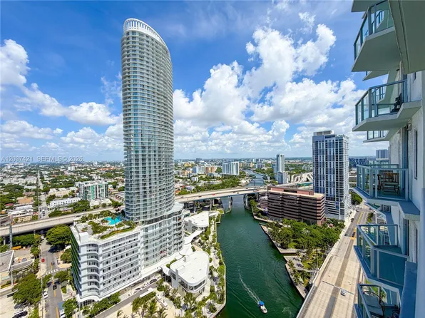185 SW 7th St, Miami, FL