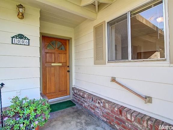 3rd image of 1006 Eureka Ave