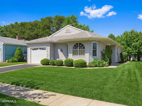 35 Noranda Street, Toms River, NJ 08757