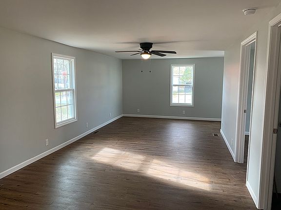 3rd image of 302 N College St