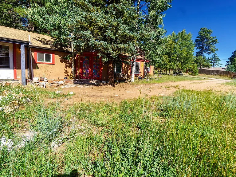 1021 W South Ave — Photo 3