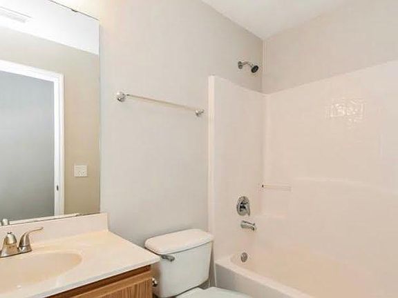 3rd image of 1381 Oden Ct