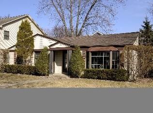 703 N Pine Ave, Arlington Heights, IL 60004