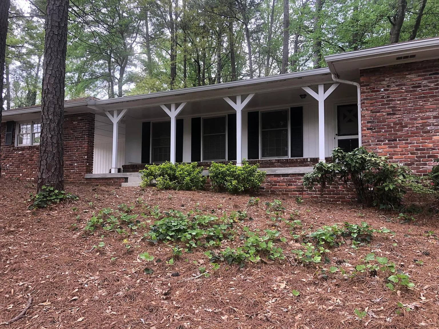 4 bed, 2.5 bath, 2500 sqft, $2,800 — Photo 1