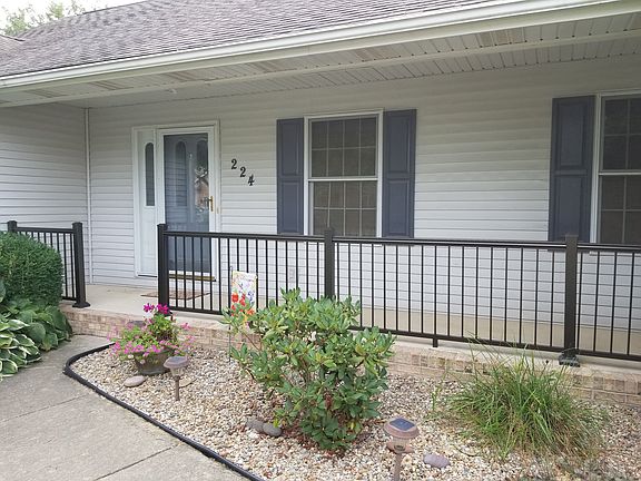 2nd image of 224 Oakwood Ln