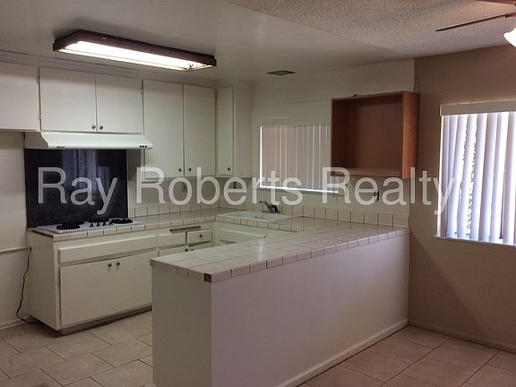 4th image of 10723 Longford St