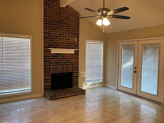 3rd image of 12118 Chapel Oaks Dr