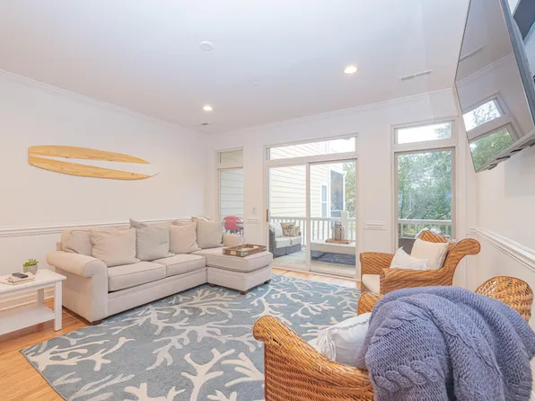 81 Sandbar Ln, Folly Beach, SC