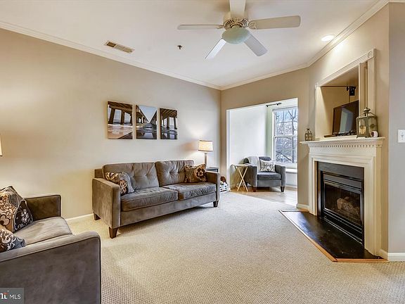 5th image of 171 Somervelle St APT 208