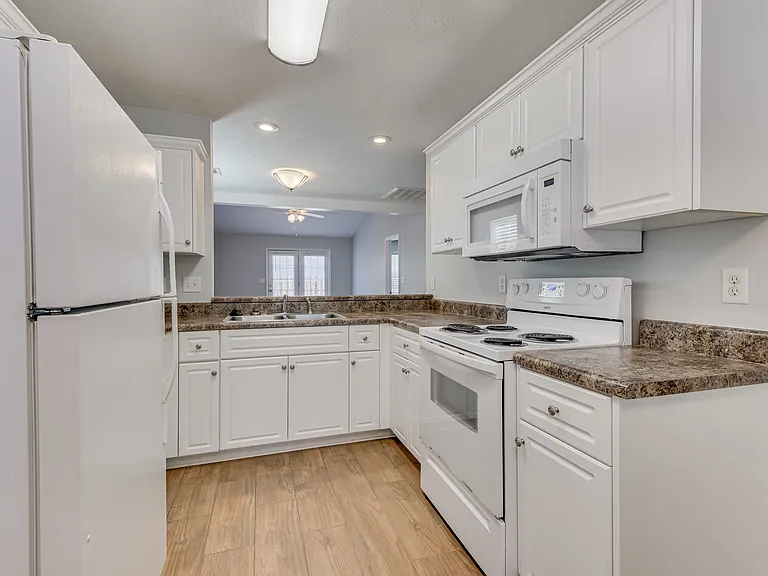 1609 Bradley Way — Photo 9