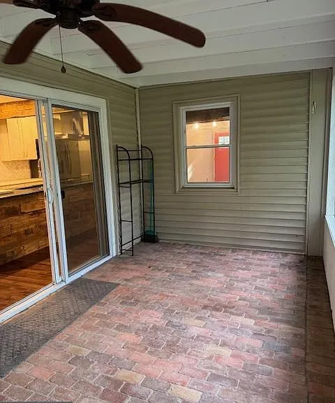1920 Hillside Dr — Photo 10