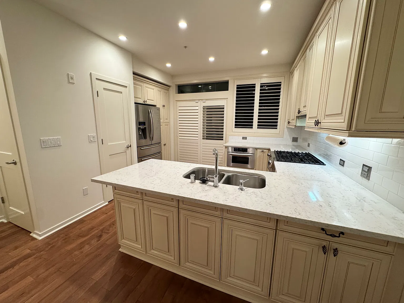 2 bed, 1570 sqft, $4,895 — Photo 3