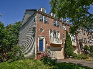 4584 Barringer Pl, Fairfax, VA 22030