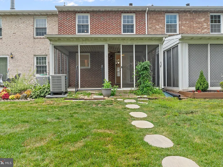 322 Harlan Sq #A-2 — Photo 34