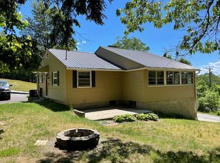 585 Roosevelt Trl, Naples, ME 04055