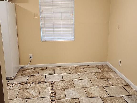 4th image of 5608 CORVAIR Avenue