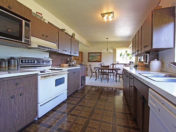 Kitchen & Dining Room