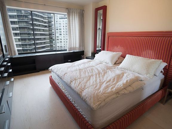 5th image of 200 E 61st St APT 8D