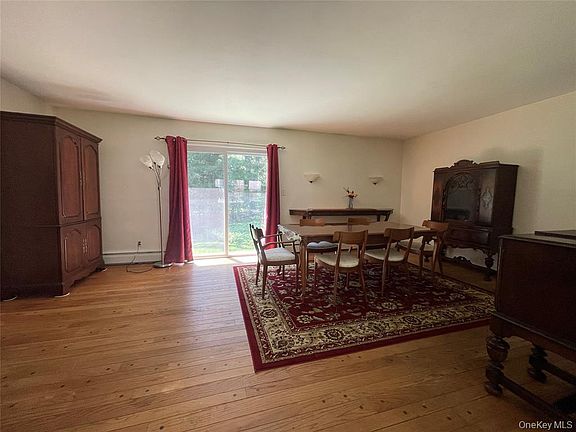 3rd image of 4 Cornwallis Rd