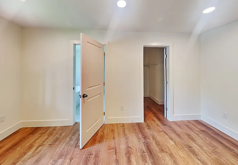 360 Simpson Ter NW — Photo 8