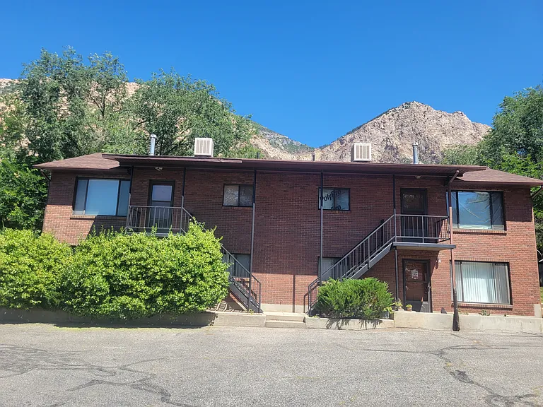 2 Bedroom Ogden Apartment — Photo 7
