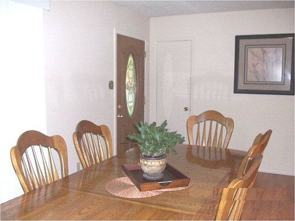 5th image of 212 High Hill Dr