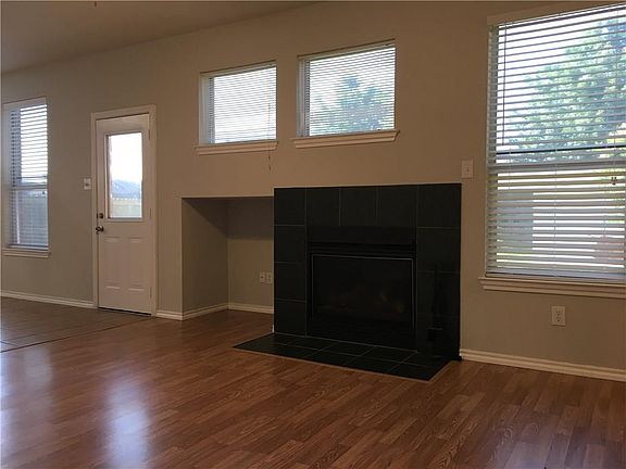 4th image of 3102 Eastwood Dr