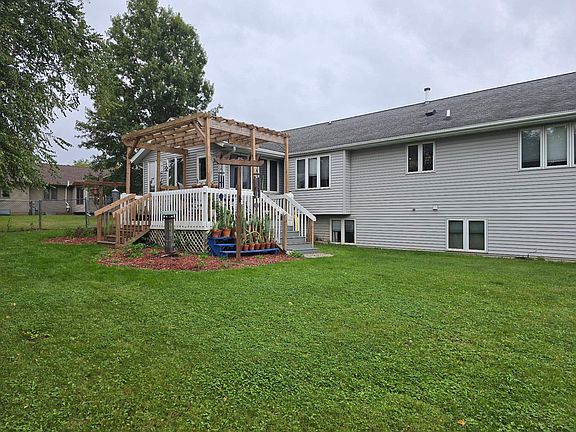 2nd image of 720 S Greenfield Dr