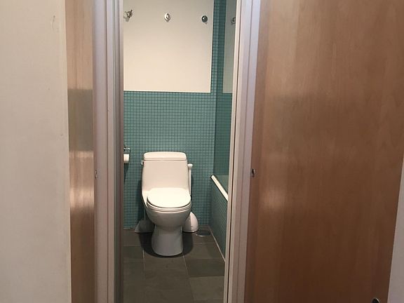 2nd image of 2400 N Lakeview Ave APT 717