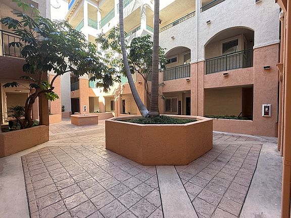4th image of 2307-680 Camino De La Reina APT 2407