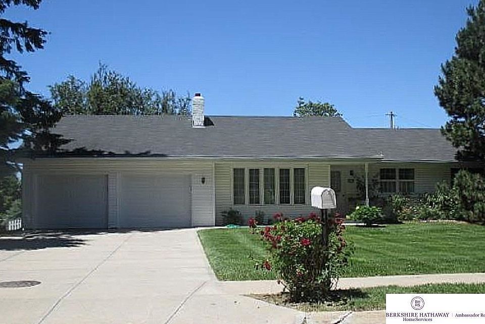 1st image of 3610 S 119th St