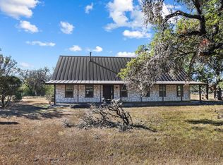 933 Last Gap Ln, Bandera, TX 78003