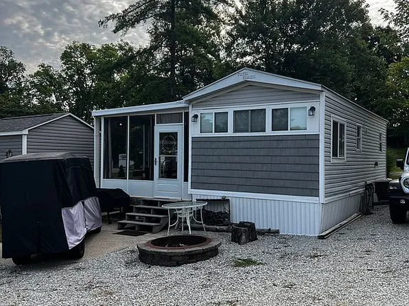101 N West St, Liberty, IN 47353