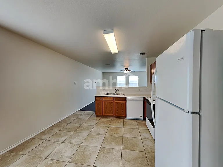 1101 Eagle Claw Dr — Photo 3