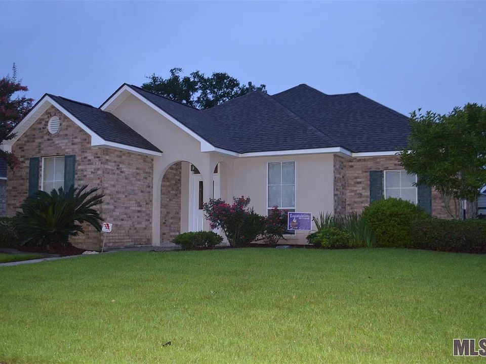 1st image of 409 Daphne Dr