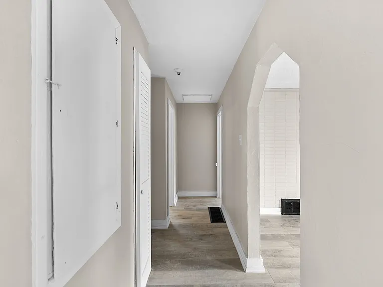 315 Averill Ave — Photo 11